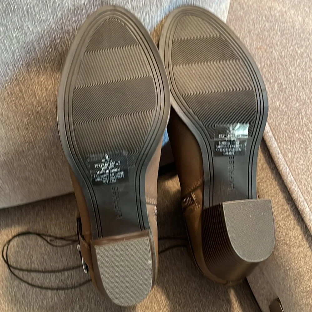 NWT Express brown block heel boots with silver buckle straps and zipper. - Picture 4 of 5